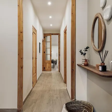 Kaax - 3 Bedrooms And Balcony In Eixample *