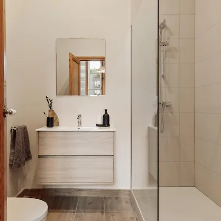 Apartment Kaax - 3 Bedrooms And Balcony In Eixample Barcelona