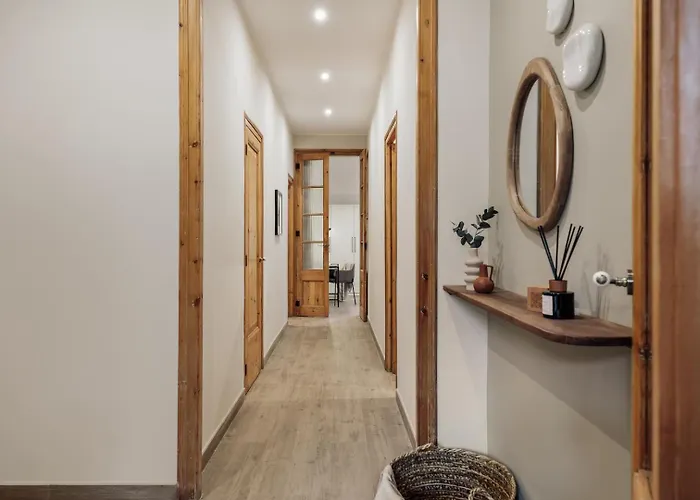 Kaax - 3 Bedrooms And Balcony In Eixample *